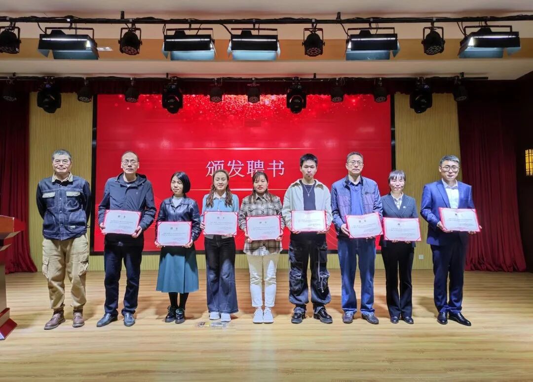 4��3�������ܫСѧ��չ�������һ���ѧ���ۺ�ʵ���