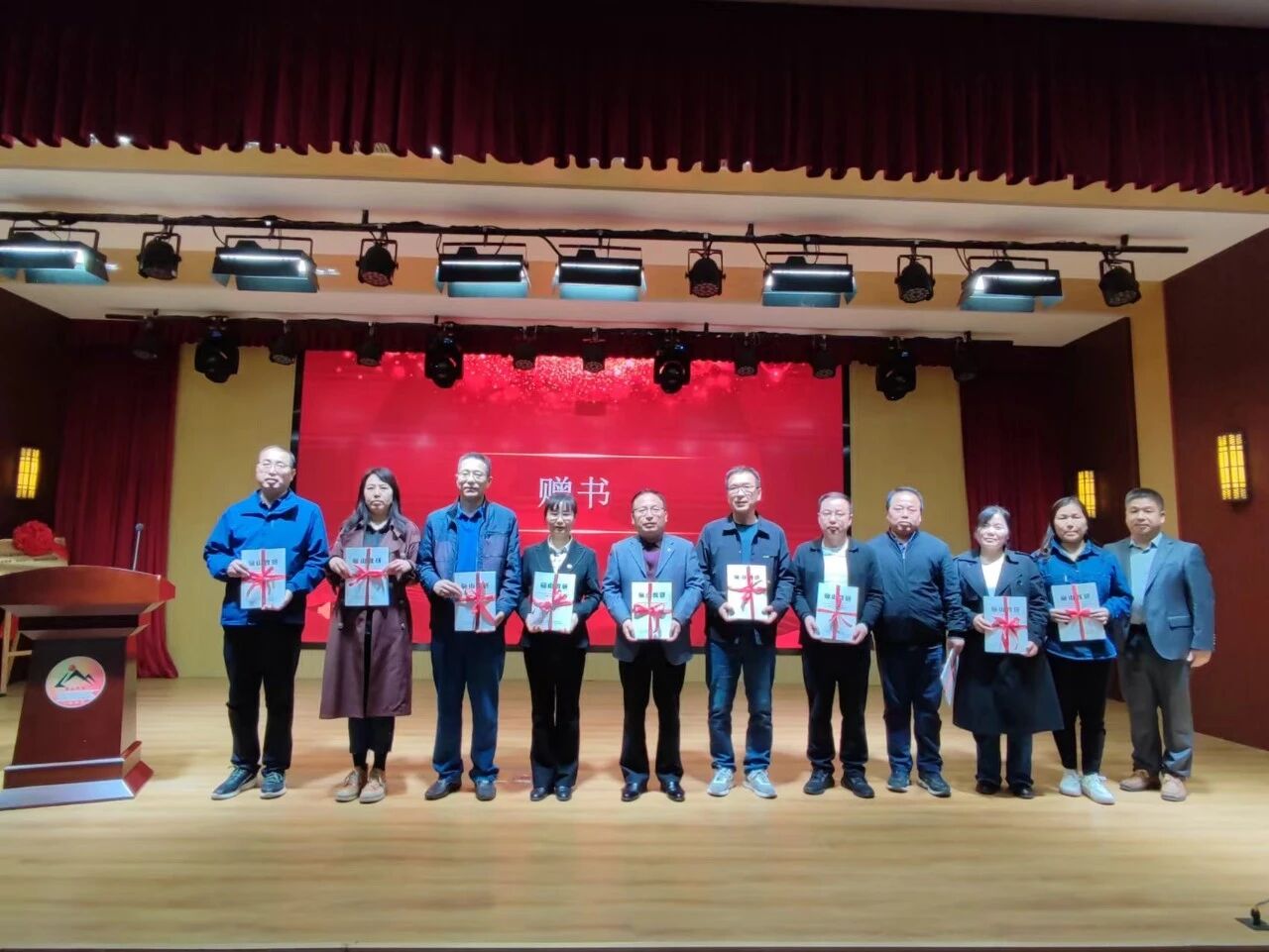 4��3�������ܫСѧ��չ�������һ���ѧ���ۺ�ʵ���