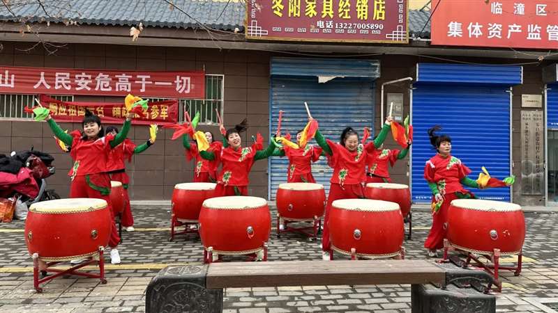 �й�ʨ��������ط�����߽�����������չ�´����з���